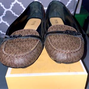 EUC MICHAEL Michael Kors Bryce Brown Leather Loafer sz 9.5 in box